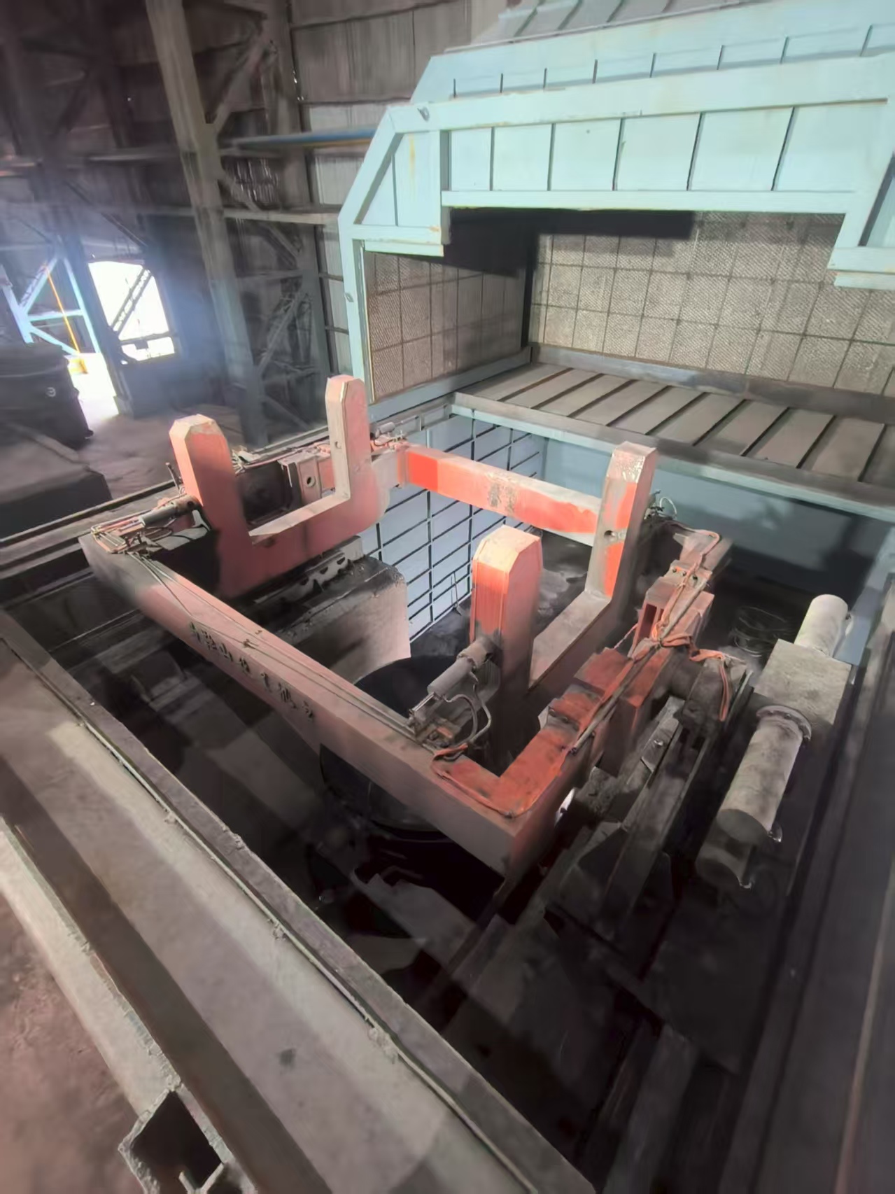 宏泰鋼鐵大包翻轉(zhuǎn)裝置、除塵罩試車